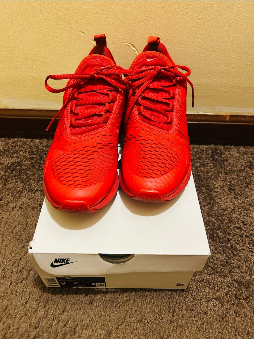 Nike Men’s Red Lightweight Running Sneakers